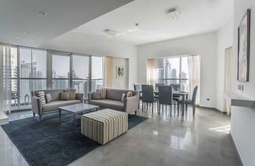 Dubai Marina Apartment | Charming Marina Apartment with Magnificent Views