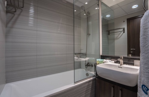 Dubai Marina Apartment | Charming Marina Apartment with Magnificent Views