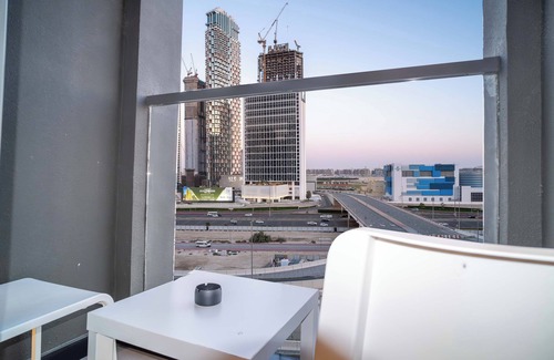 Business Bay Apartment | Chic and Modern: Downtown Dubai/Business Bay Studio with Spectacular Dubai Views