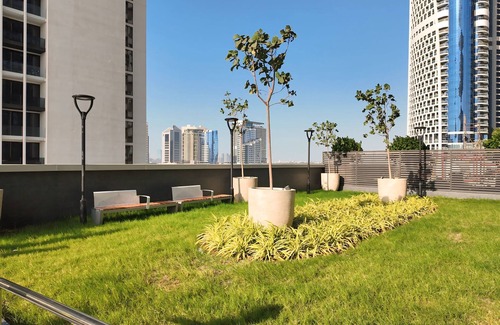 Business Bay Apartment | City Nest Luxe 3B City View King size Bed