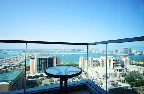 Dubai Apartment | City Nights - Ocean Heights Sea View Condo