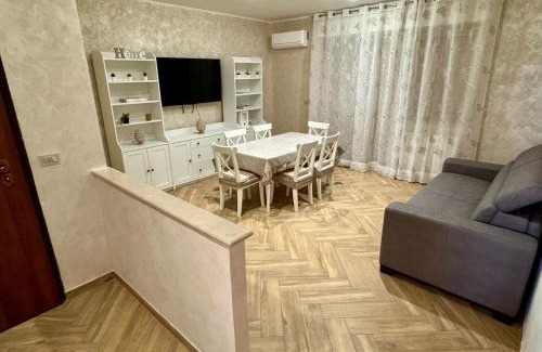 Palmi Apartment | Columbia House