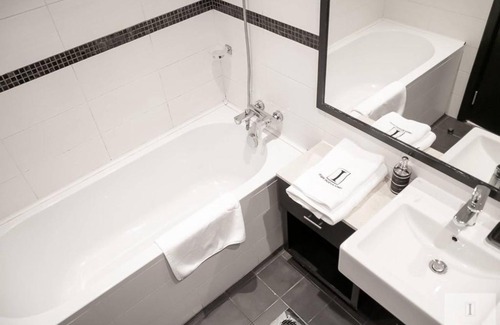 Al Sufouh 2 Apartment | Comfy Studio With Pool View-dubai Marina