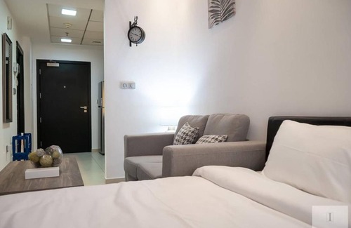 Al Sufouh 2 Apartment | Comfy Studio With Pool View-dubai Marina