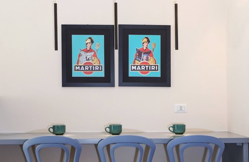 Historical Center Apartment | Contemporary Art Apartment at Piazza Bellini by Wonderful Italy