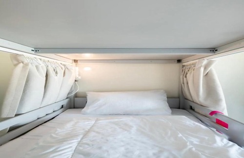Jadaf Hostel | Desert Dream Hostel, Near Downtown & Metro, Gym, Pool
