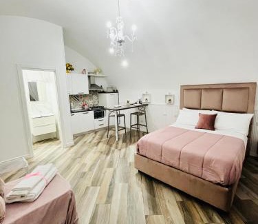 Quartieri Spagnoli Apartment | Donn'Anna Naples City Center