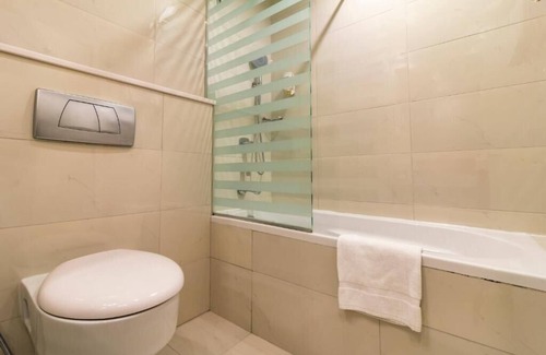 Al Barsha 1 Apartment | Double Room Near Mall of Emirates By E R