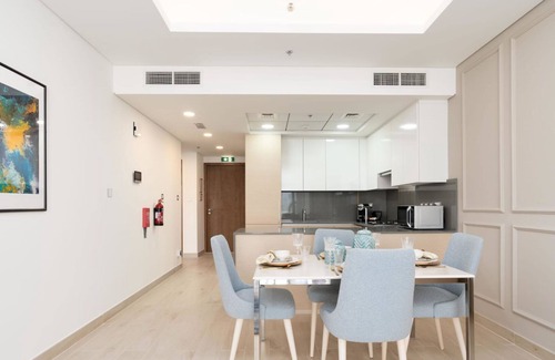 Palm Jumeirah Apartment | Dream Inn - Full Sea View - Free Beach & Pool Access!