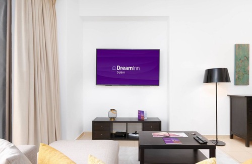Dubai Marina Apartment | Dream Inn - Spacious studio - 2 mins to JBR Beach