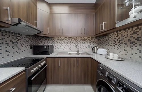 Dubai Marina Apartment | Dubai Marina Waterfront Condo Steps from the Beach