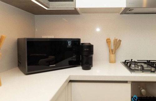 Za'abeel 2 Apartment | Elegant 1 BR Downtown with Burj View next to Dubai Mall in Downtown Views ll