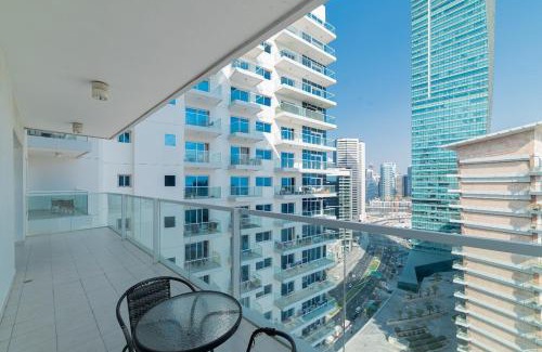 Business Bay Apartment | Elegant 1BR with Balcony & Views in Business Bay