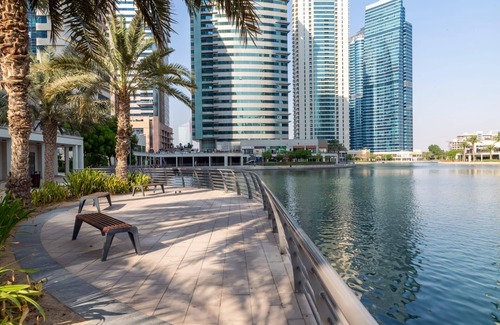 Jumeirah Lake Towers Apartment | Elegant Modern 1BR Apartment in the heart of JLT
