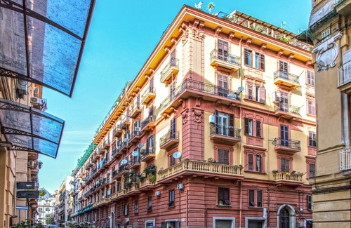 Naples City Centre Apartment | Ferdinando Arthouse Oversized Modern Apartment - By Gocce Team