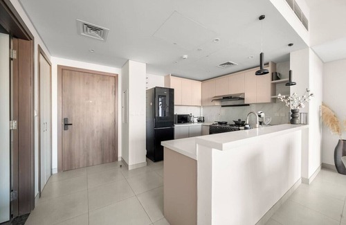 Bur Dubai Apartment | FIRST CLASS | 2BR | Panoramic Views of Dubai Frame