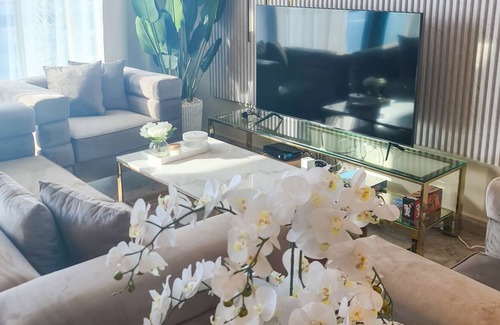Downtown Dubai Apartment | FIRST CLASS | 2BR | Dubai Skyline & Sea view