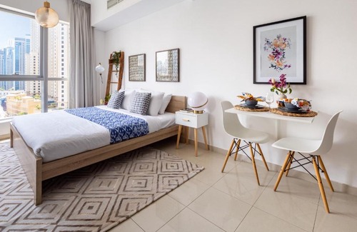 Dubai Marina Apartment | Frank Porter - Bay Central