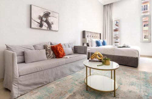Dubai Sports City Apartment | Frank Porter - Canal Residence