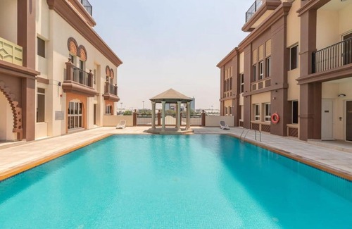 Dubai Sports City Apartment | Frank Porter - Canal Residence
