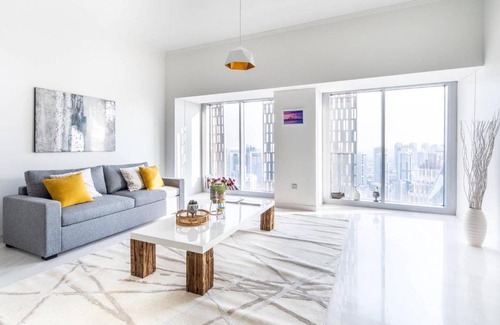 Dubai Marina Apartment | Frank Porter - Cayan Tower