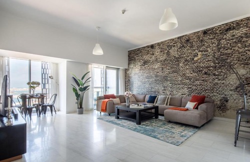 Dubai Marina Apartment | Frank Porter - Cayan Tower