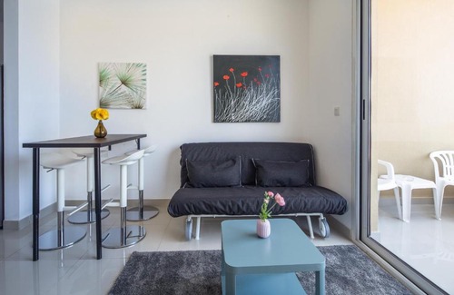 Dubai Production City Apartment | Frank Porter - Lakeside