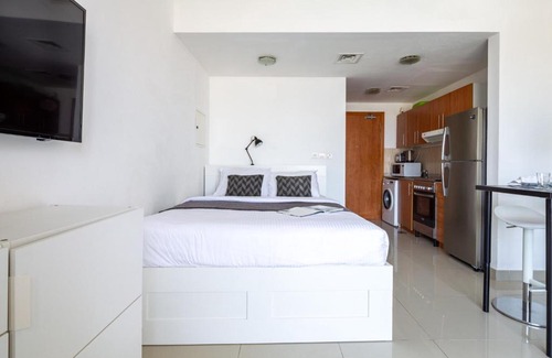 Dubai Production City Apartment | Frank Porter - Lakeside