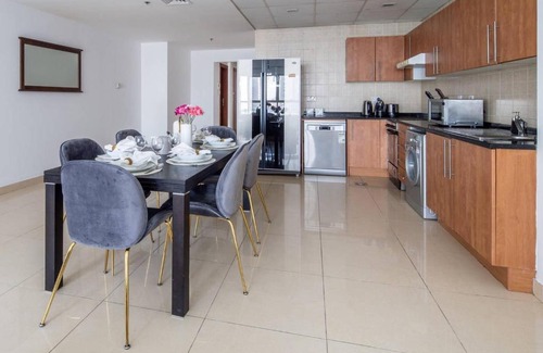Dubai Marina Apartment | Frank Porter - Marina Views Tower B