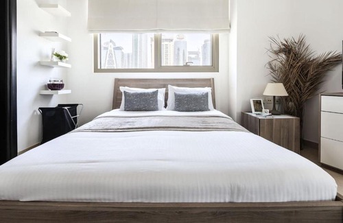 Dubai Marina Apartment | Frank Porter - Yacht Bay