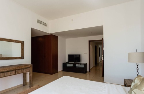 Dubai Marina Apartment | Full Marina View! 3 mins to the Beach!!