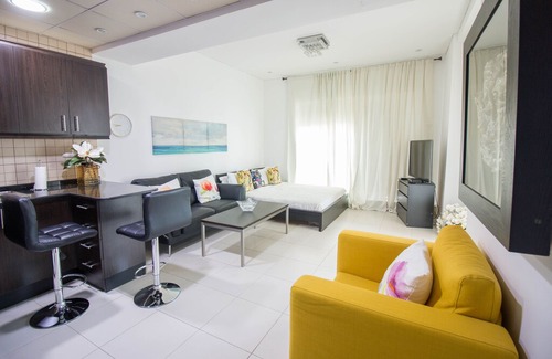 Dubai Marina Apartment | Full Marina View! HUGE Balcony
