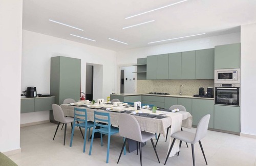 Gaeta Apartment | Geneva House: luxury beachfront apartment with parking space and renowned view