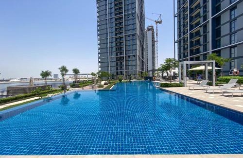 Dubai Apartment | Globalstay Creek Horizon Modern Apartments