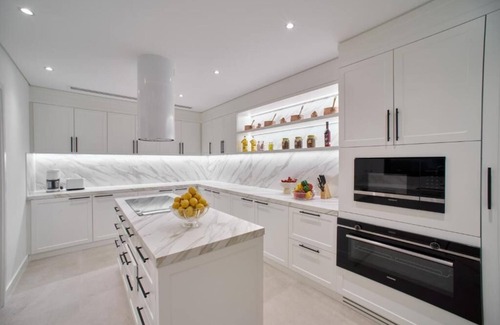Bur Dubai Apartment | Grand Hyatt Residence