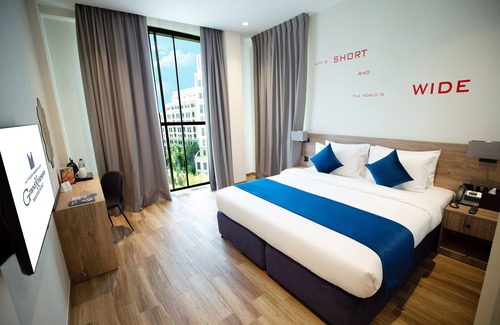 Jadaf Hotel | Grand Kingsgate Waterfront By Millennium Hotels