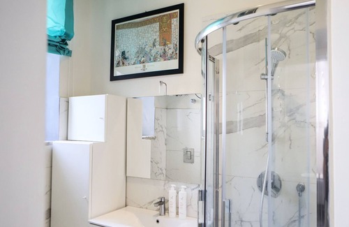 Historical Center Bed & Breakfast | Ground floor Elegant Suite at Palazzo Firrao by Wonderful Italy