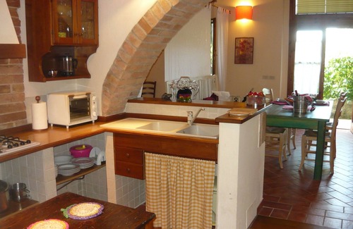 Poggibonsi Apartment | GUFO: Peaceful apartment close to Tuscany 's best treasures, 1 mile from shops