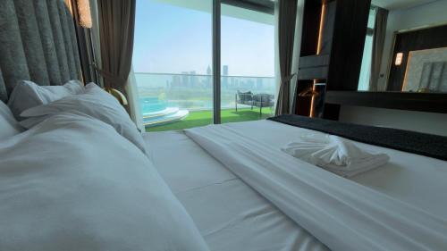 Palm Jumeirah Apartment | Highend Azure Stay Palm Jumeirah