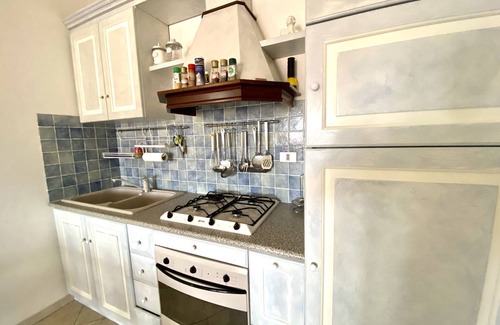 Case Peschiera-Lu Fraili House | Holiday Home 'Villetta Sofia' with Garden & Wi-Fi