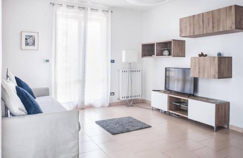 Pompei Apartment | Homerez - Big appartement 7 km away from the beach for 10 ppl. with shared pool