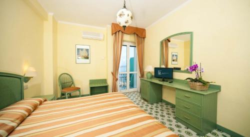 Ischia Porto Hotel | Hotel Ambasciatori