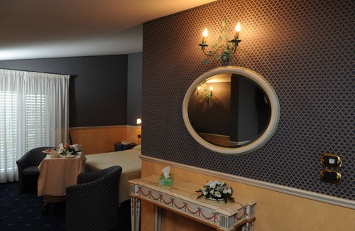 Villaricca Hotel | Hotel Ristorante La Lanterna