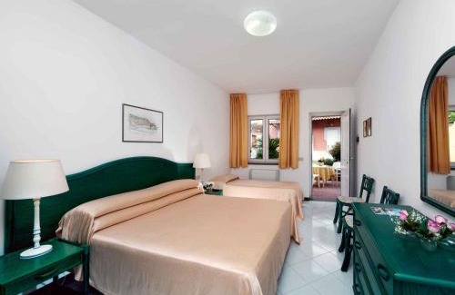 Lacco Ameno Hotel | Hotel Villa Svizzera Terme