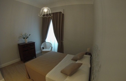 Sant'Agata sui Due Golfi House | House with garden in central position