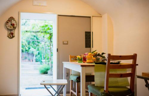 Torre Annunziata Bed & Breakfast | Il Giardino di Tonia - Oplontis Guest House - Bed & Garden -
