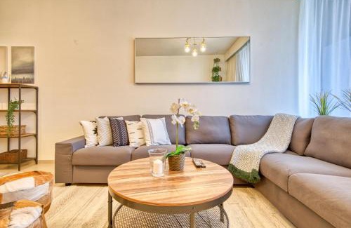 Downtown Dubai Apartment | Incredible Views From This Classy Apt With Terrace