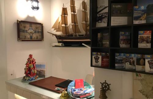 Historical Center Bed & Breakfast | International Naples