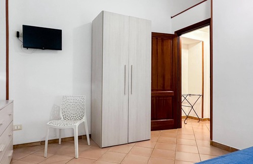 Meta Apartment | Iris .