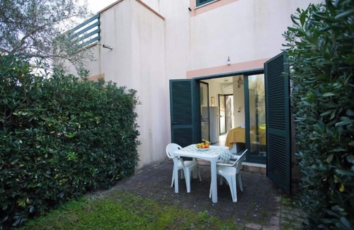 Contrada Taverna House | House